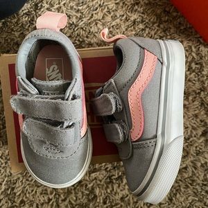 NWT AND BOX Infant Vans girls sneakers